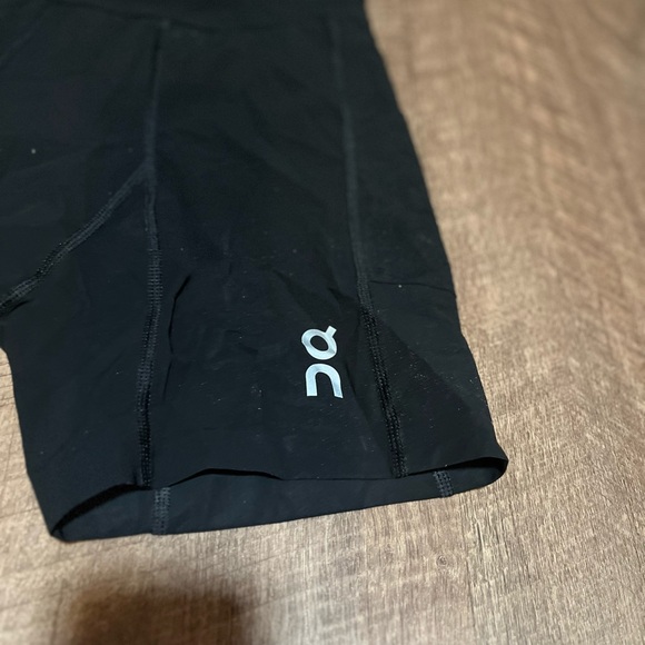 On Hybrid Running Black Athletic Shorts - LINER Only - Picture 2 of 3